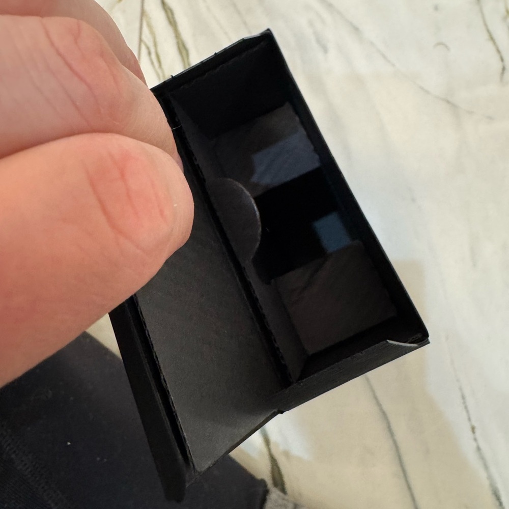 Creed Empty all original perfume box, shopping bag, tissue and box ribbon. - Picture 8 of 10